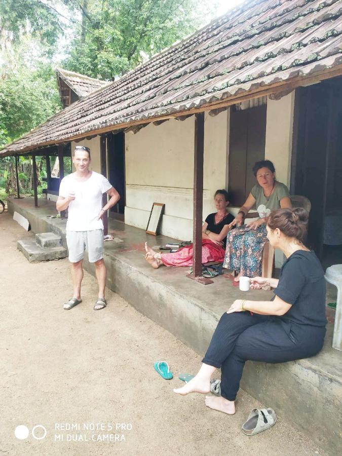 Munroe Heritage Inn Mundrothuruth Ngoại thất bức ảnh