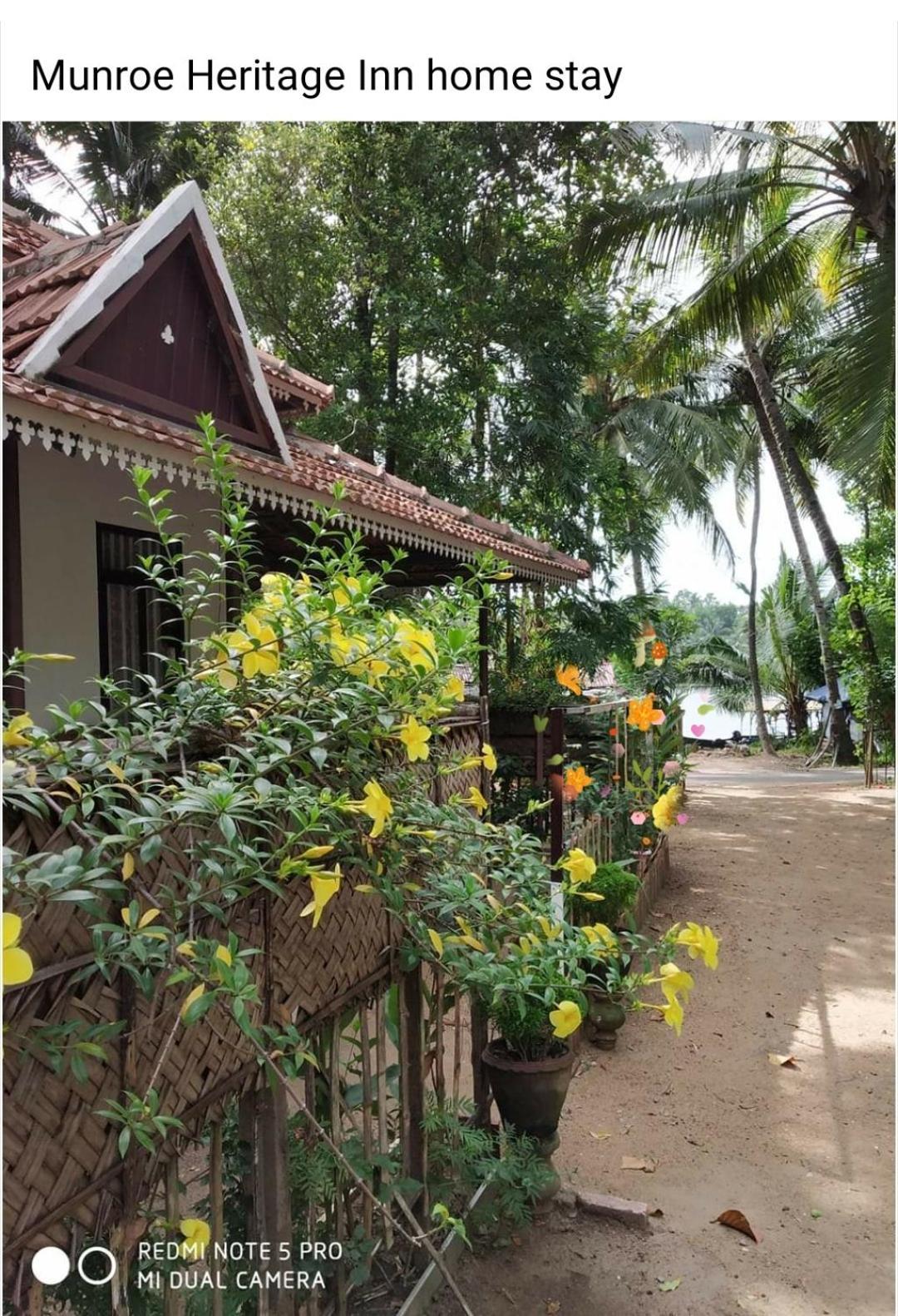 Munroe Heritage Inn Mundrothuruth Ngoại thất bức ảnh